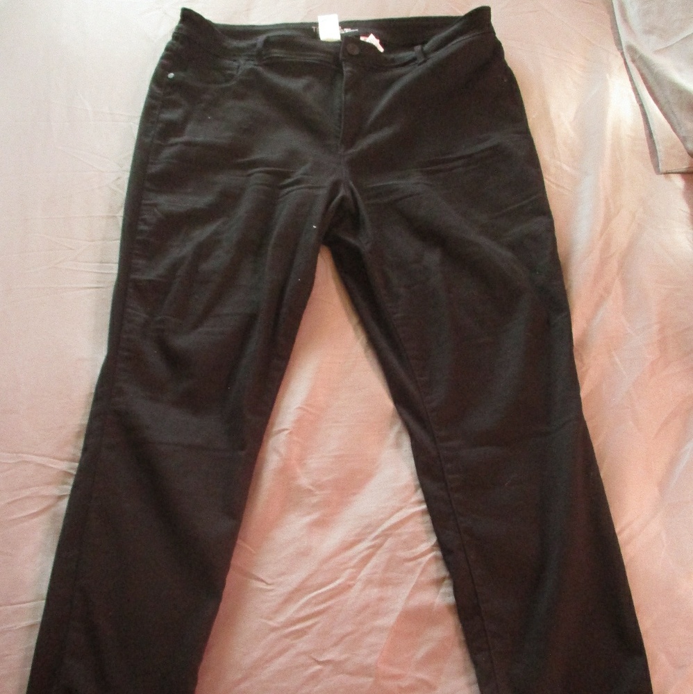 Time and Tru Black High Rise Ankle Jeggings